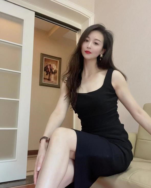 西宁丝袜高跟美女