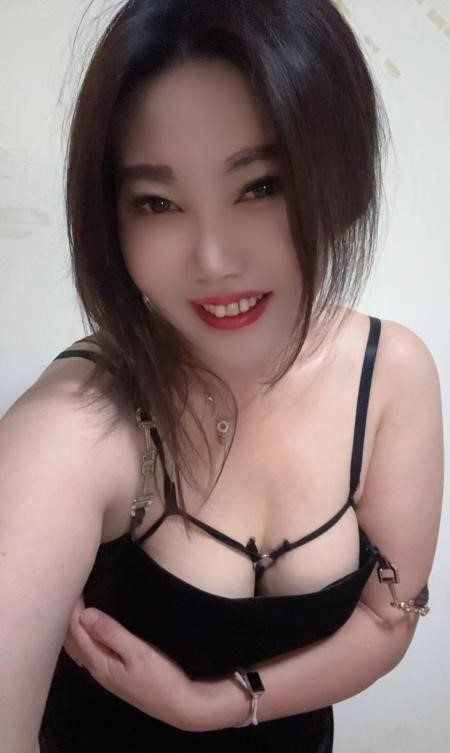 欲求不满的性大骚娘们