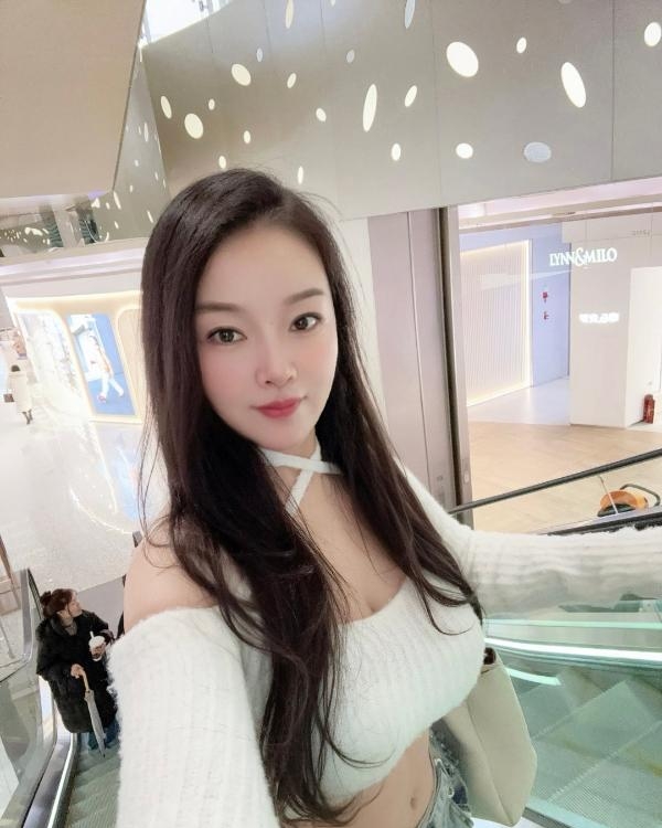 东门妃妃老师