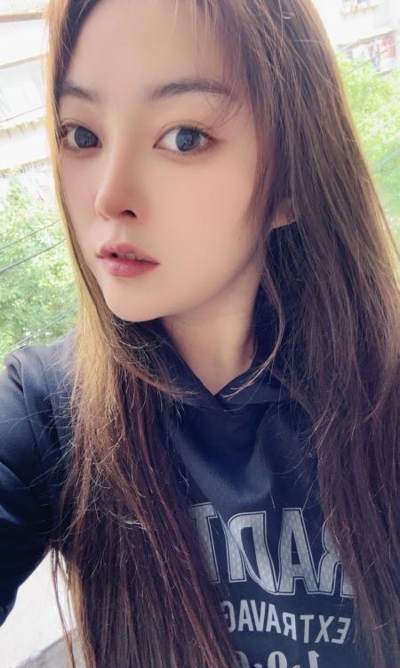 大胸菲菲
