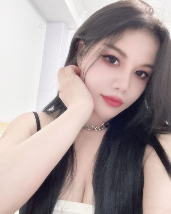 蜜桃臀情趣母狗骚女