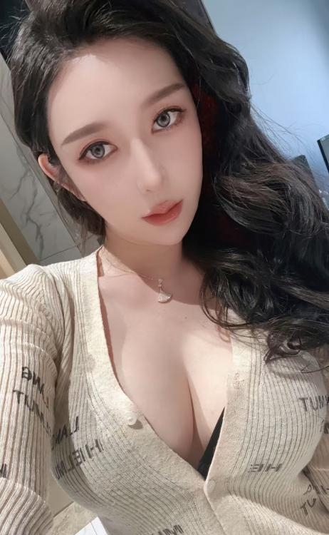 丰满肥臀桃子姐