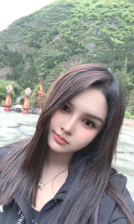 大胸小奶猫