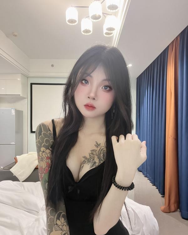 南开纹身妹婉瑢