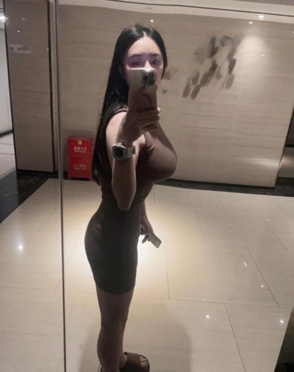 性感F奶少妇