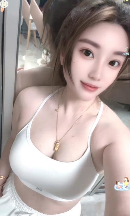 肤白大奶少妇