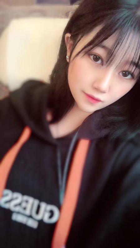 【2020年4月】济南无影山附近，人照相似度很高的姑娘，值了