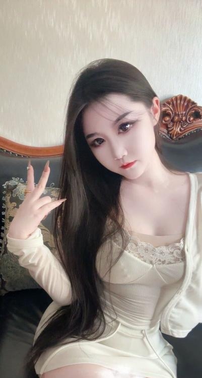 cbd黑丝翘臀女孩