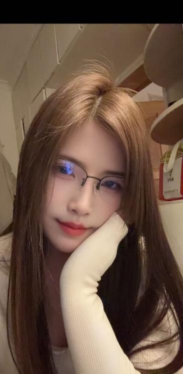秦淮子希