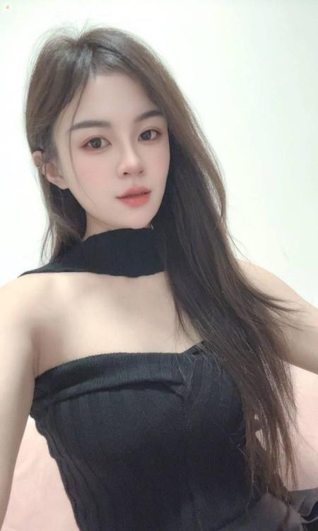 岛内安兜小妞