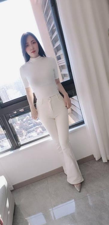 性感苗条长腿老师