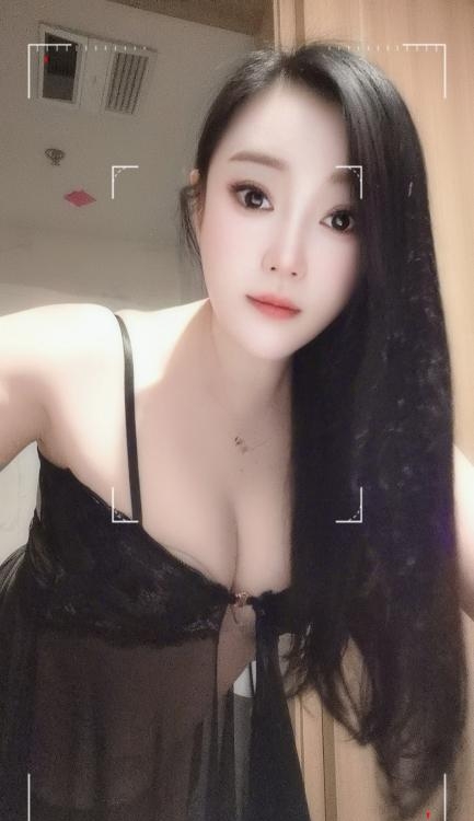 风骚妩媚型依晨儿