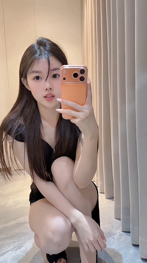 甜妹粉蝴蝶身材正点