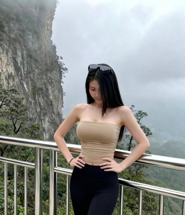 江宁口爆气质小姐姐