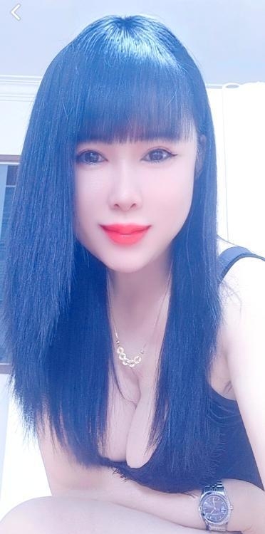 浦东大奶骚妇很泄火