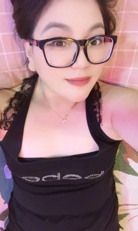 呼市蜜桃臀少妇