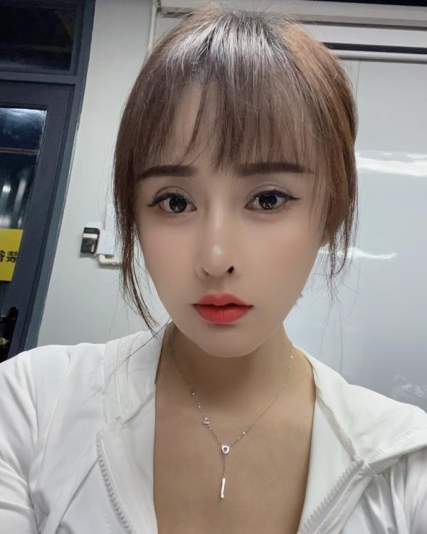 南门大胸御姐