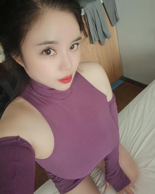 D奶巨乳御姐媚儿