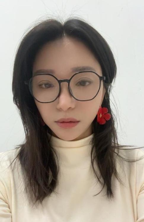 戴眼镜的风骚少妇