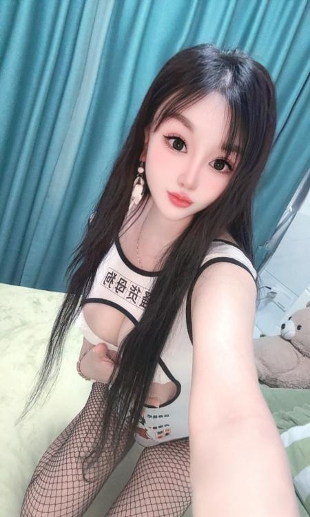 自聊大胸妹依诺