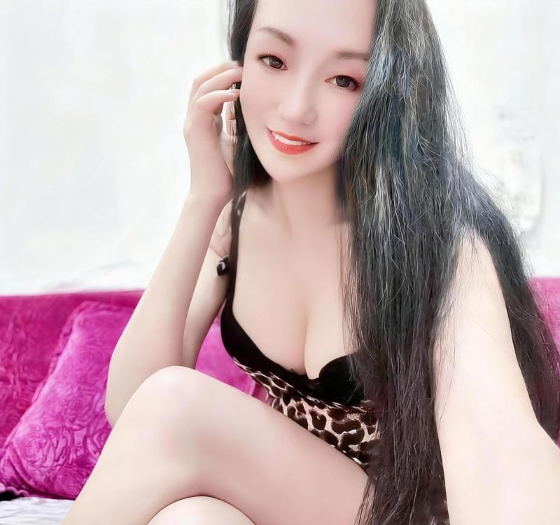 滨江肥臀骚妇美柒