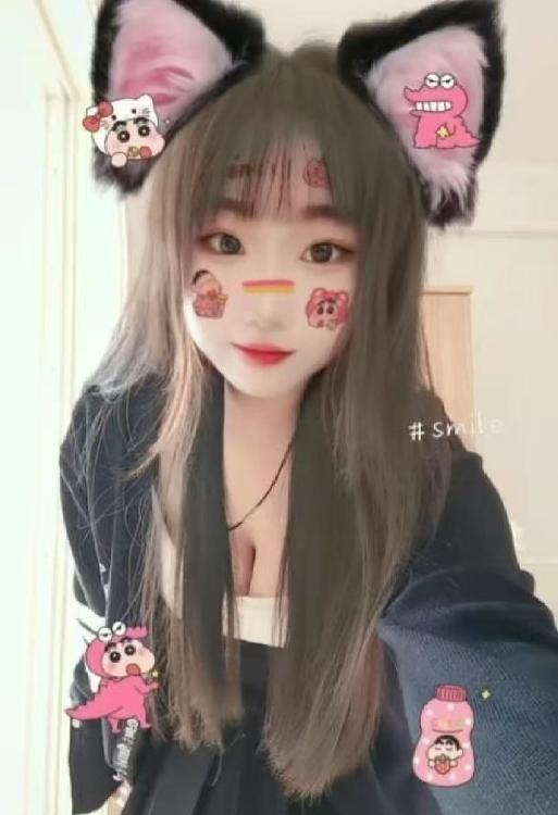 大胸翘臀小萝莉