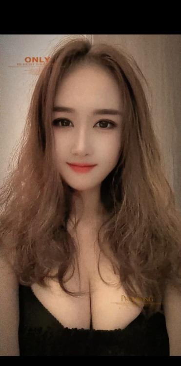 栖霞花花颜值技术流