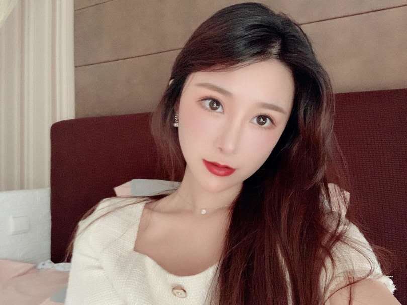 [成都]2021年3月24日不错的嫩妹，身材高挑颜值高，可以制服69