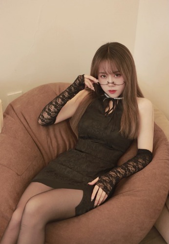 广州天河，极品御姐。真正的妖艳纯骚货，舌吻69式为所欲为，粉鲍汁多一脸高潮