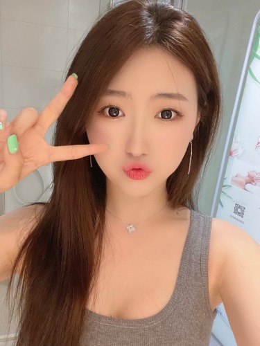 福田区小奶猫：新下海气质型美女，粉嫩，大熊战斗力爆表