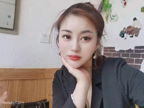 [内蒙古呼和浩特市]2021年8月21日呼市，丫头