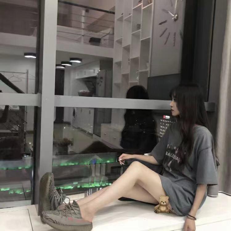[成都]2021年8月24日宽窄巷子年轻妹妹，舒服体验