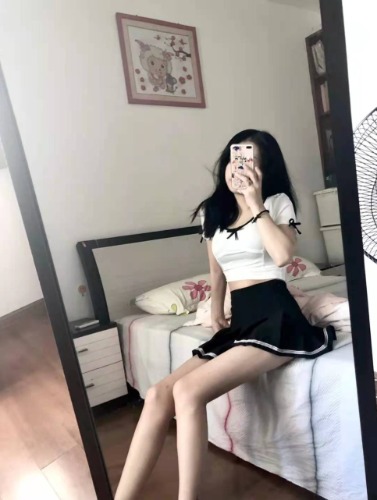 【广州荔湾】极品嫩妹，鲍鱼粉嫩小穴紧，波大臀大极其妩媚，欲女的爆发力，不可阻挡