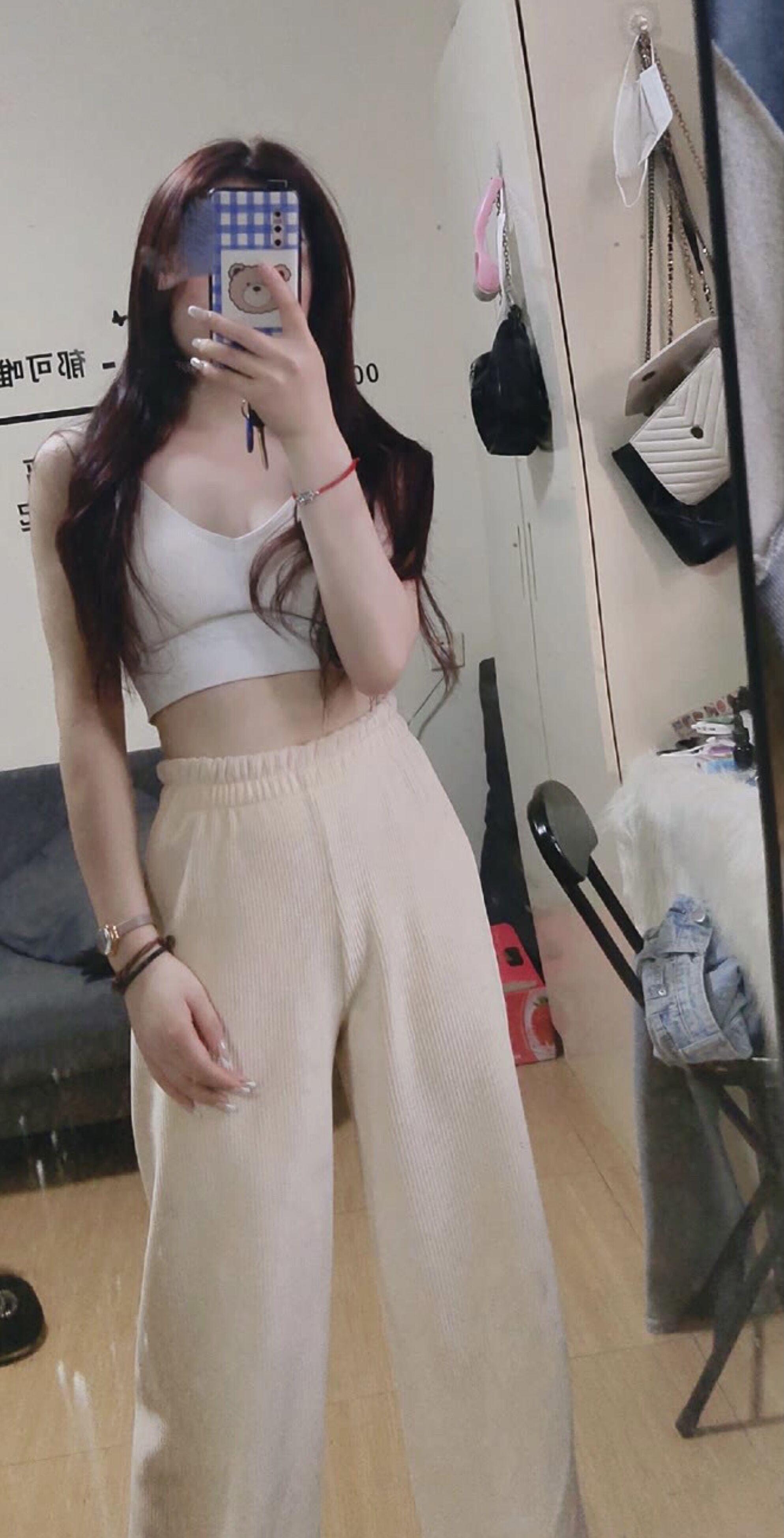 黄埔区紧致美女，超嫩，水滑，服务自然真实不掺假