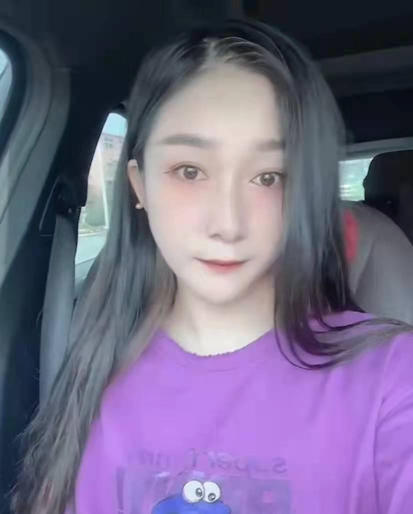 [郑州]2021年10月5日郑州东站苗条可爱妹子