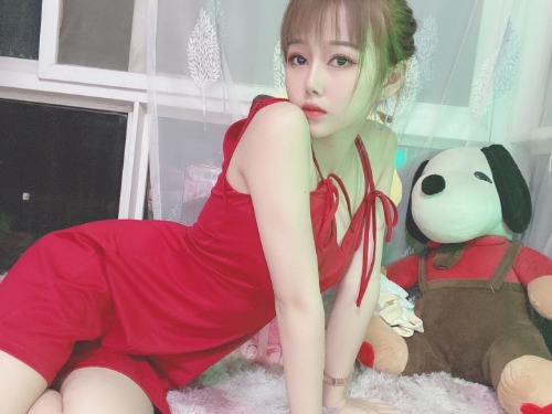 成都武侯区，女孩皮肤极其白嫩细滑重要的是服务态度极好，不像做鸡..非常值得推荐。