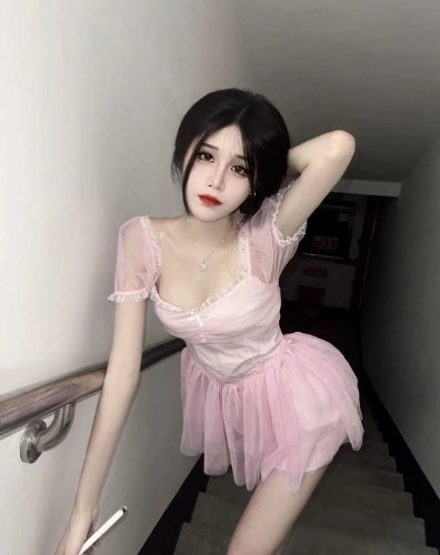 【石家庄】裕华区兼职嫩妹温柔漂亮，鲍鱼粉嫩小穴紧，花样多，身材一流超性感