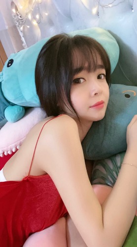 广东湛江19岁姑娘，开房拥吻超有情调！处子B感觉就是不一样