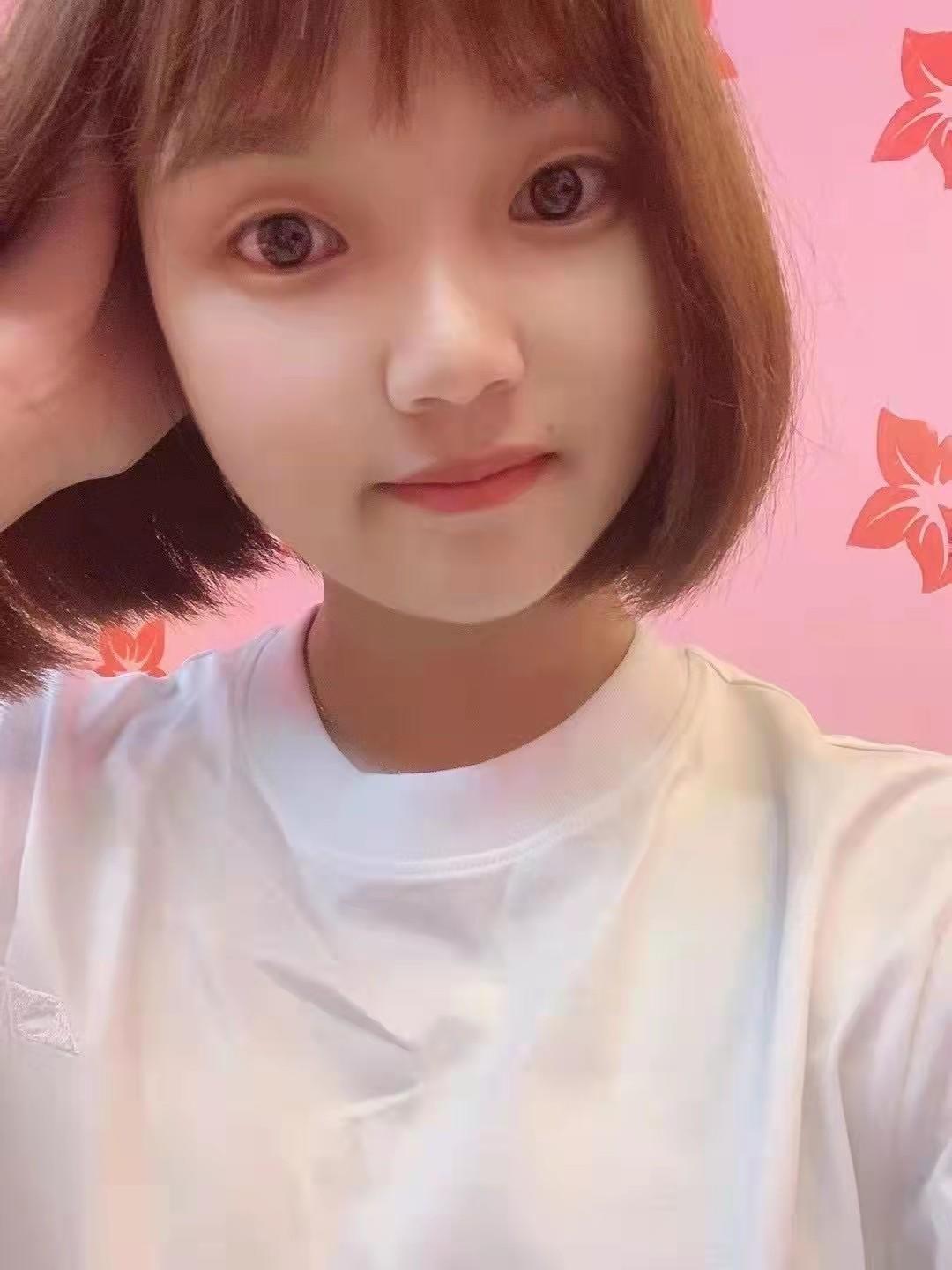 青春可人的重庆妹，主动接吻的小女友劲儿