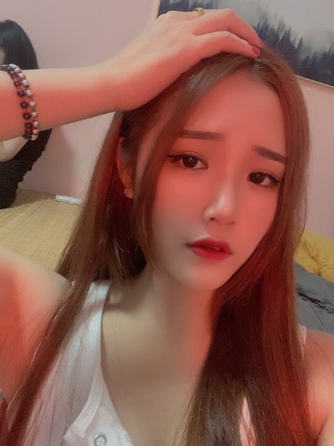 市北妹妹那对酥胸又挺又圆，最关键的是咪咪头是粉的，很柔软，全身酥掉了