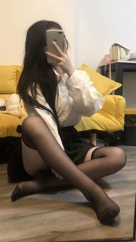 烟台小姐姐刚下海不久水多紧