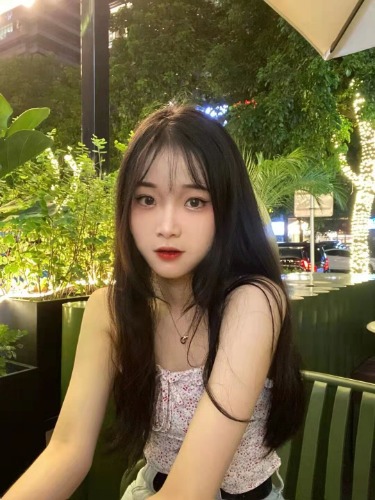 【烟台】性感水嫩的年轻妹妹,配合好上下粉嫩深喉无敌后入大叫，可外出