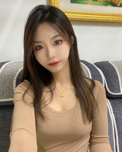 【珠海】刚下海兼职性感可人妹妹水嫩多汁后入式大叫玉女吸精让人欲罢不能