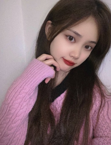 【郑州】一位01年刚下海的小姐姐，性价比超高，性感粉嫩，B嫩，约到就是赚到