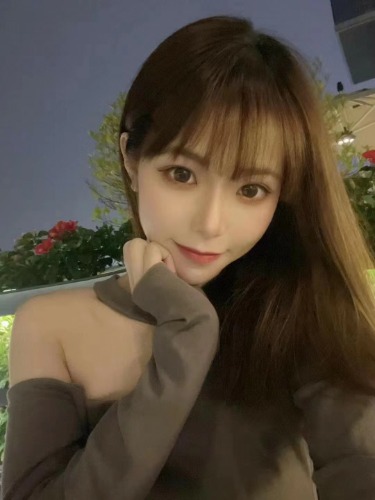 【青岛】一位01年刚下海的小姐姐，性价比超高，性感粉嫩，B嫩，约到就是赚到