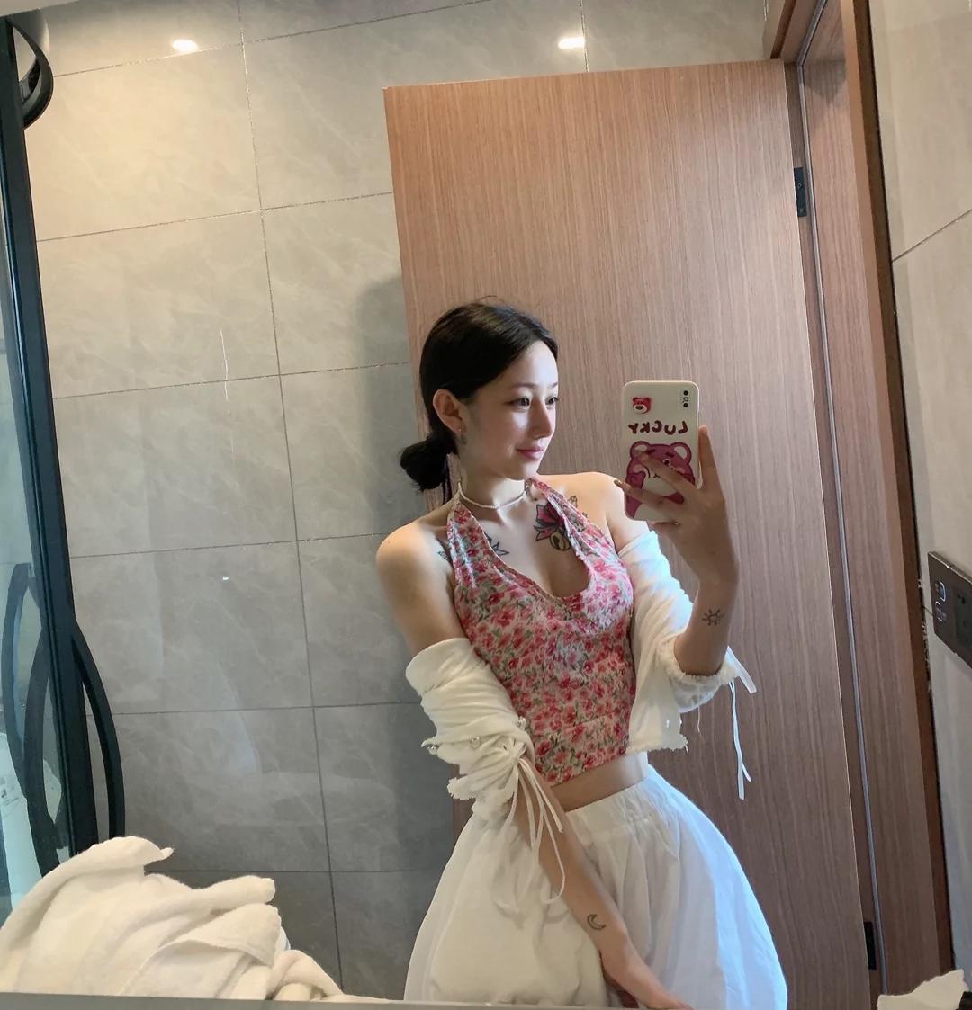 【成都】2022年1月27日武侯区验证网红脸美女沫沫，把妹子的屁股都打红了