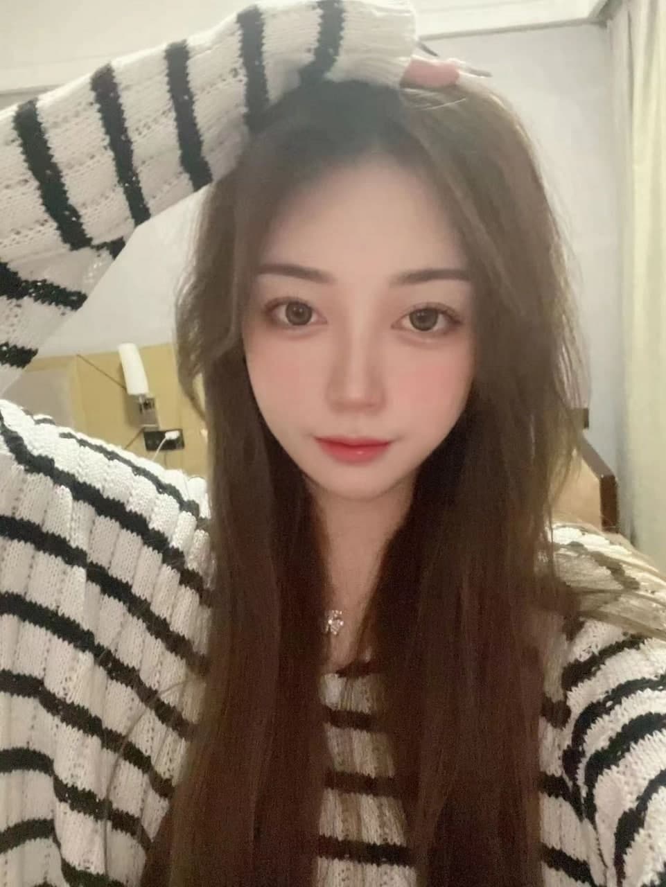 妹子确实是嫩，声音也好听