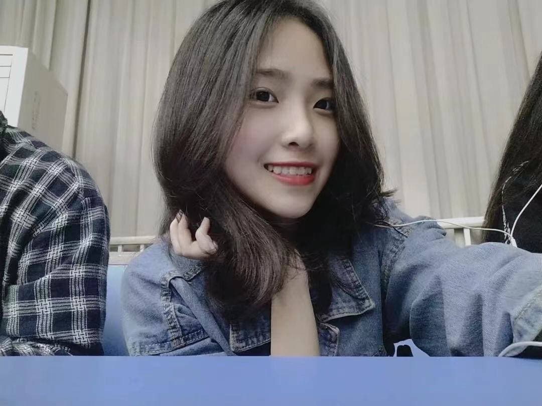 水多无毛，紧度十足。