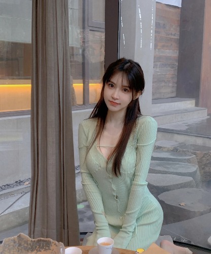 [青岛][青岛]刚下学不久的一个妹子，性感可人后入式大叫玉女吸精让人欲罢不能