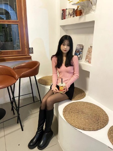 山东18岁小白虎极品小萝莉